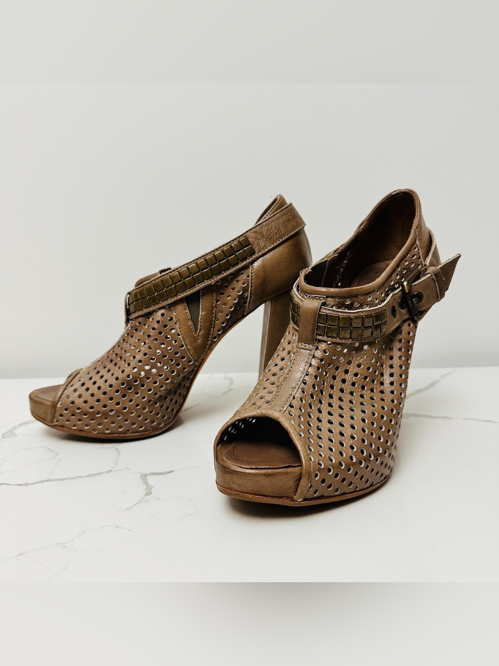 Barneys New York Taupe Perf Leather Open-Toe Buckle Strap Heels